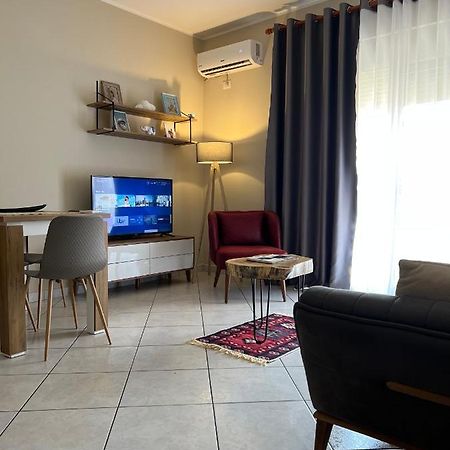 Numa Apartament Vlorë Esterno foto