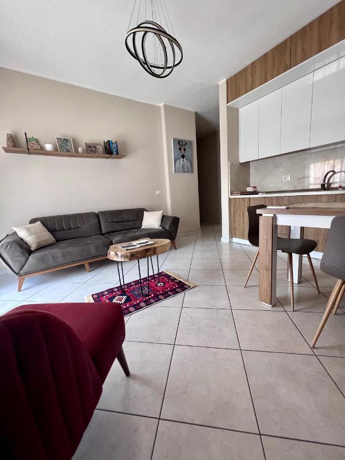 Numa Apartament Vlorë Esterno foto