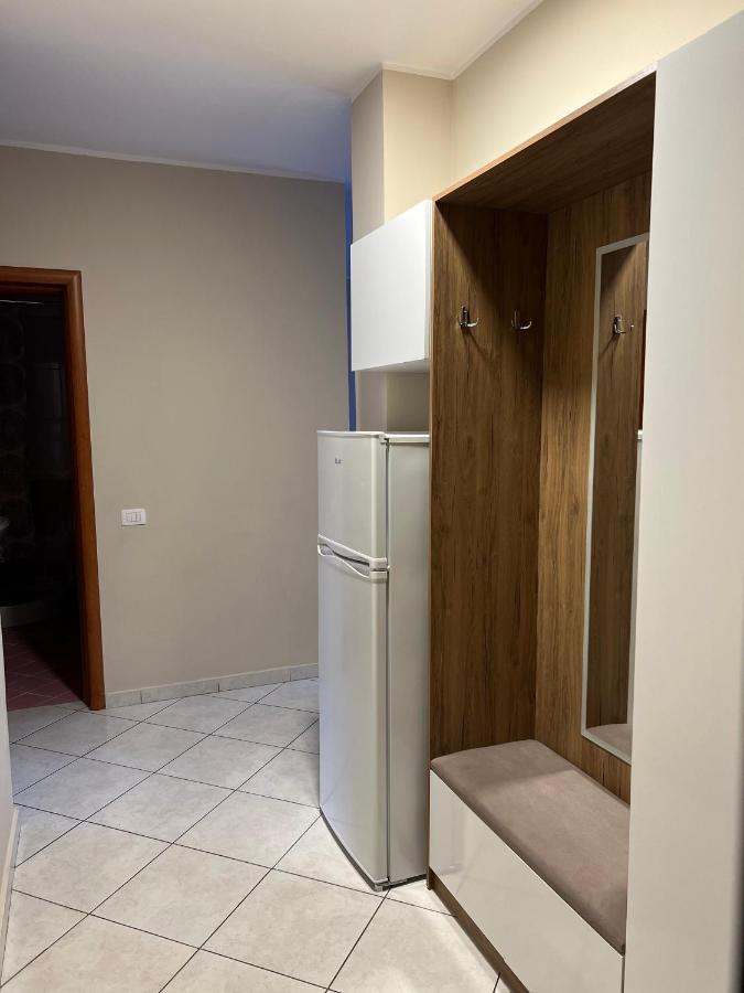Numa Apartament Vlorë Esterno foto